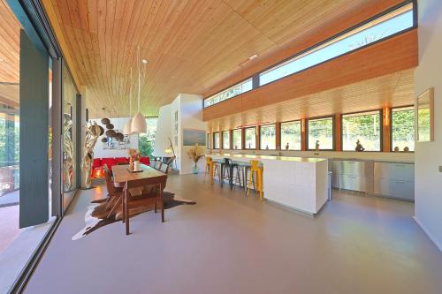 Φωτογραφία από το άλμπουμ του Spectaculaire villa d'architecte avec piscine à 2km des plages σε Bidart
