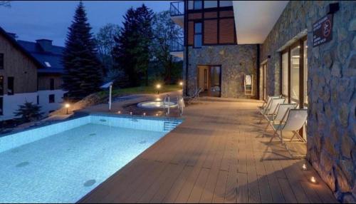 シュクラルスカ・ポレンバにあるApartament Silence Green Park - Strefa SPAのギャラリーの写真