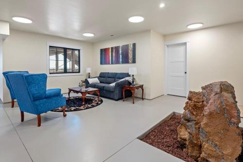 Ruang duduk di Nordic Lodge - Meredith Lodging