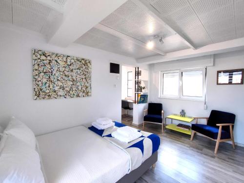 Lycabettus Sunshine Loft