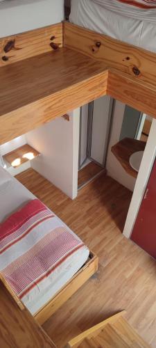 Atatau Hostelにあるベッド