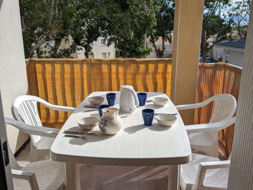 Appartement T1 avec Terrasse, Parking, Proche Plage et Commodités - FR-1-387-207