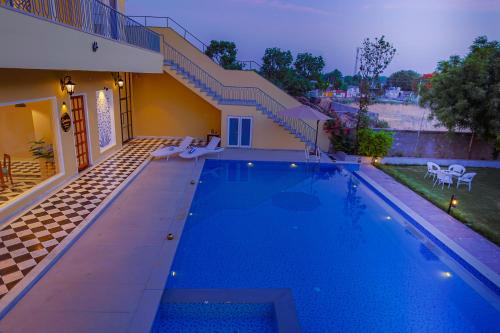 Πισίνα στο ή κοντά στο Ananyamaya nature lodge