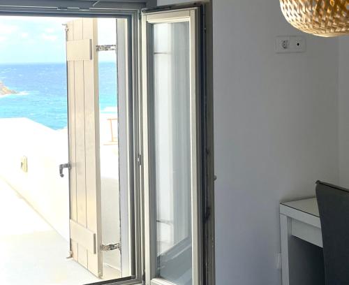 Γενική θέα στη θάλασσα ή θέα στη θάλασσα από  αυτή η βίλα