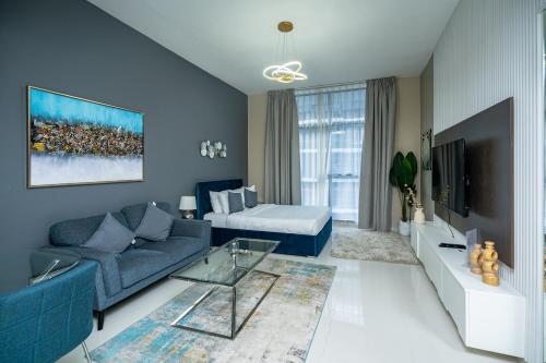 Escape24 Studio at Loreto with Community View
