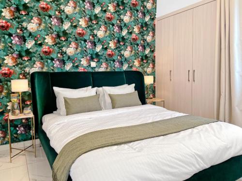 Imagen de la galería de The Encino - luxury seaside suite, en Lárnaca
