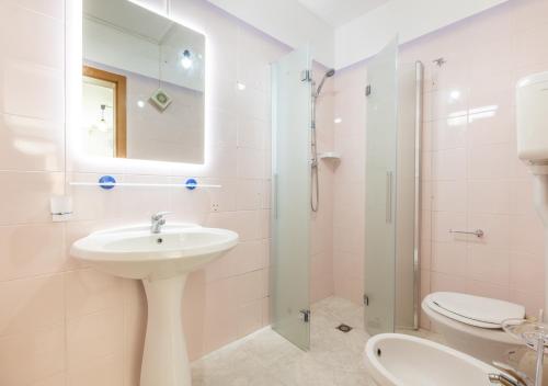 Ένα μπάνιο στο Residence Elena