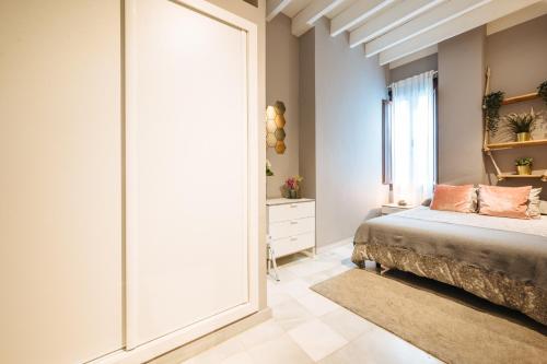 Estilo industrial y vintage, con parking en Triana