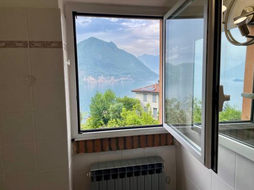 Gallery image of SEBINO apartment lake view di Villa Giuliana in Sulzano
