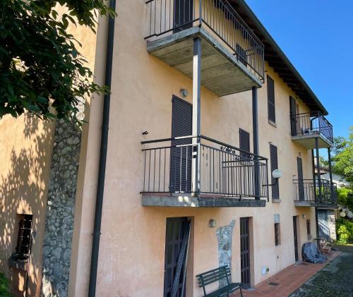 Gallery image of SEBINO apartment lake view di Villa Giuliana in Sulzano