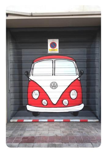 Estilo natural y luminoso, con parking en Triana
