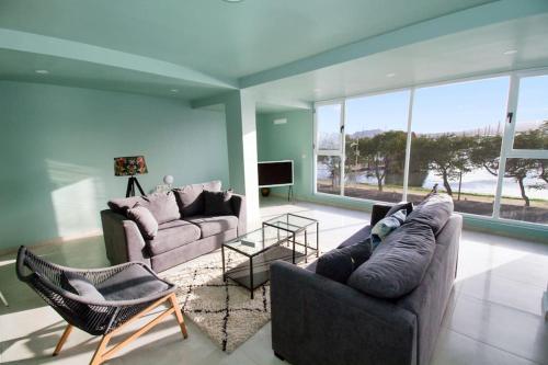 Sea-view Central Joy!