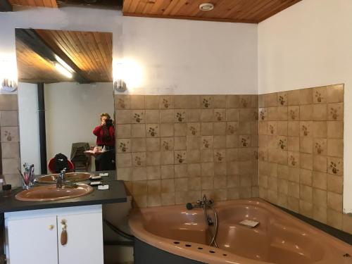 Kúpeľňa v ubytovaní L'Escapade de JOS gite équestre