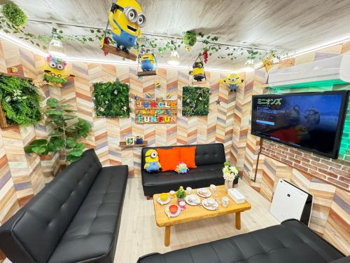 Hotel Jungle fun fun J5周辺駐車場多数有難り24h500円からUSJ10 minutes