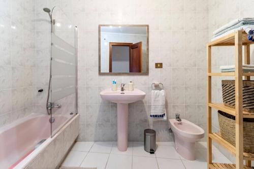 Koupelna v ubytování Precioso apartamento en la misma playa de Isla