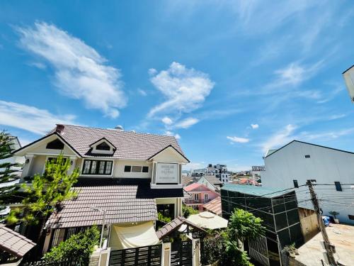 a view of a house in a city at NHỚ House IV in Da Lat