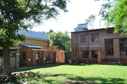 Un jardín fuera de Bed & Breakfast in Hatfield