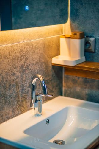 Bilik mandi di Vital Göl Sapanca Özel Havuzlu Bungalov & Villa