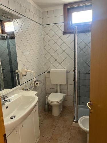 Ένα μπάνιο στο Hotel Lydia