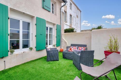 Près du Port de St-Martin-de-Ré avec terrasse