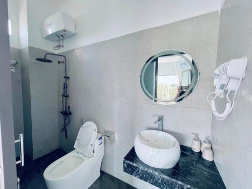 Salle de bains dans l'établissement Măng Đen Land - Homestay&Coffee