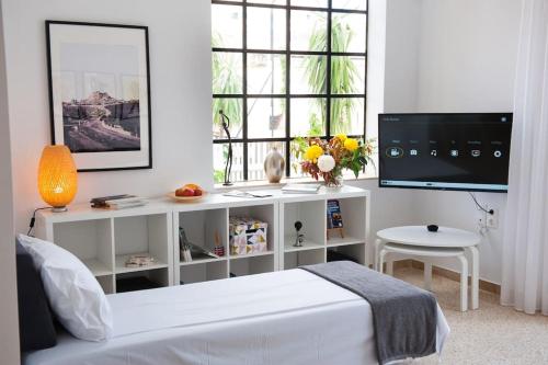Lush Green Terrace Penthouse, Heart of Monastiraki