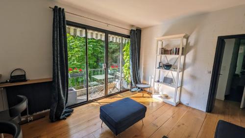 Adorable apartment in posh Neuilly