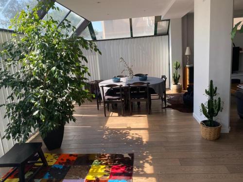 Bel hébergement spacieux et calme - idéal pour visiter Paris et Versailles