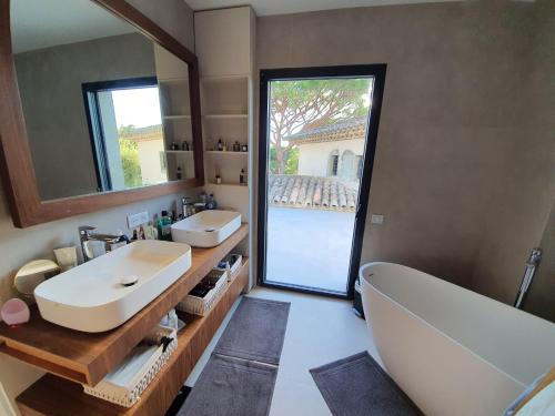 Fotografie z fotogalerie ubytování VILLA ROUTE DE RAMATUELLE v destinaci La Croix-Valmer