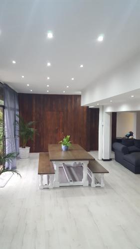 Ruang duduk di Luxury in Pietermaritzburg
