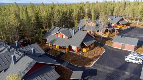 una vista aérea de una casa en un bosque en Holiday In Lapland - SointuiLevi B62, en Levi