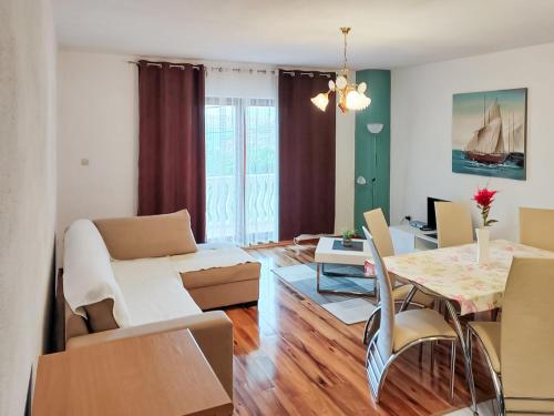 Posedenie v ubytovaní Apartment Beba-1 by Interhome