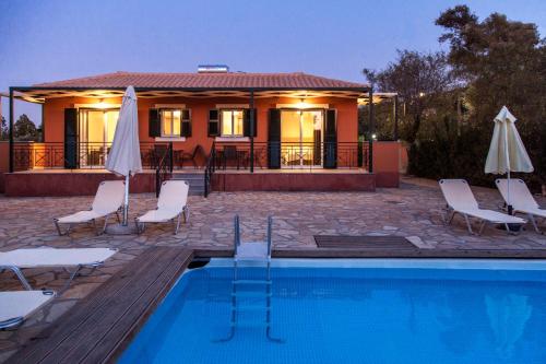 Πισίνα στο ή κοντά στο Voula Villa Agios Ioannis 1