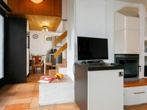 Kuchyň nebo kuchyňský kout v ubytování Apartment Villaggio Sureggio A4 mit TicinoTicket by Interhome
