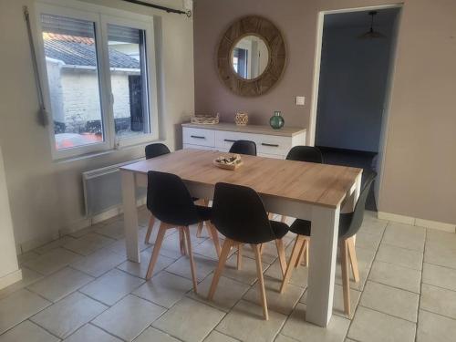 Kuchyň nebo kuchyňský kout v ubytování le gite du marais