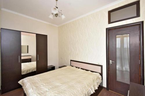 Panorama hotel on Baghramyan avenueにあるベッド