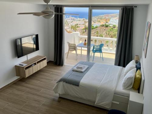 Costa Adeje - Modern Apartment with Terrace Views of Ocean & Sunset