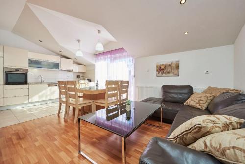 Apartment in Trogir with terrace, air conditioning, WiFi, washing machine 4215-1