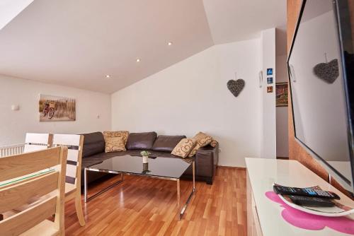 Apartment in Trogir with terrace, air conditioning, WiFi, washing machine 4215-1