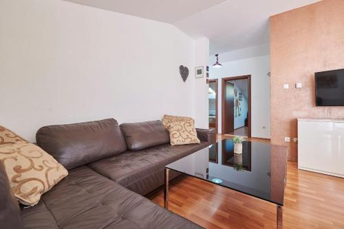 Apartment in Trogir with terrace, air conditioning, WiFi, washing machine 4215-1