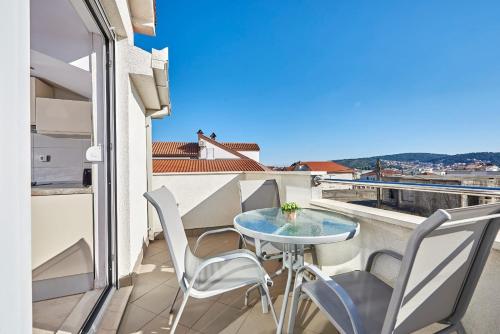Apartment in Trogir with terrace, air conditioning, WiFi, washing machine 4215-1