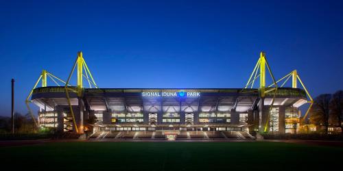 - Vistas al estadio de fútbol por la noche en Wohnung im Herzen der Stadt ,Nähe Stadion. en Dortmund