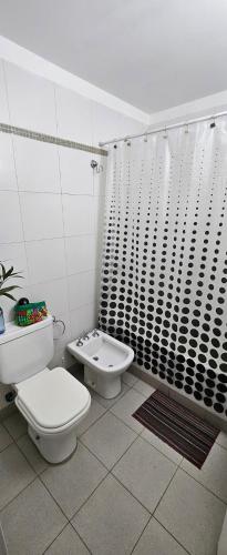 Bilik mandi di Nuestra Recova 2 en Pilar BsAs