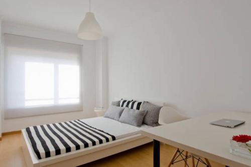 NEW Home Office - Free Wifi & Parking - Self Check-in - Daikin Airco