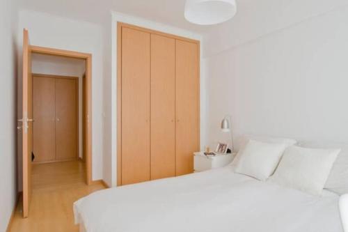 NEW Home Office - Free Wifi & Parking - Self Check-in - Daikin Airco