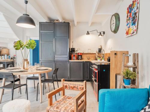 Η κουζίνα ή μικρή κουζίνα στο Holiday Home L'Annexe by Interhome