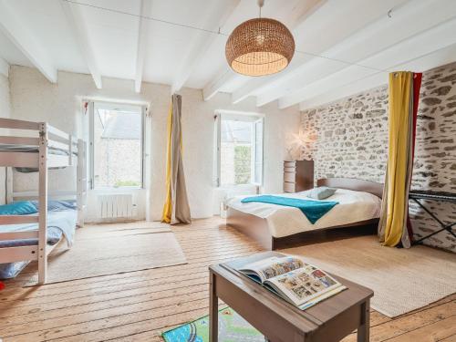 Ένα ή περισσότερα κρεβάτια σε δωμάτιο στο Holiday Home L'Annexe by Interhome