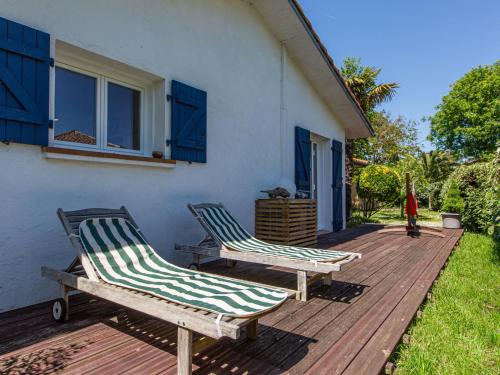 Taman di luar Holiday Home Labenne Océan 974 by Interhome