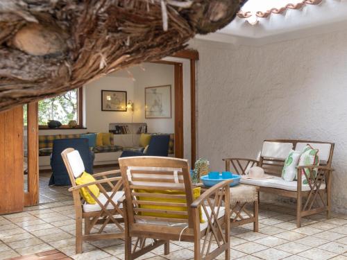 Ruang duduk di Holiday Home Cagnulari by Interhome