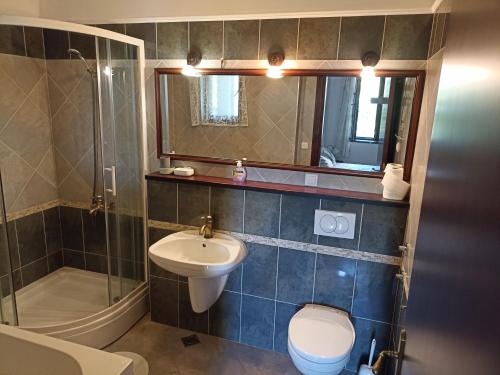 Φωτογραφία από το άλμπουμ του Townhouse Kostanjica σε (( Brković ))